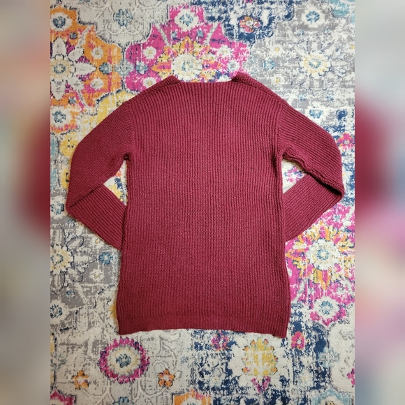 FREE W BUNDLE Bluenotes ribbed curved hem sweater - Picture 7 of 7